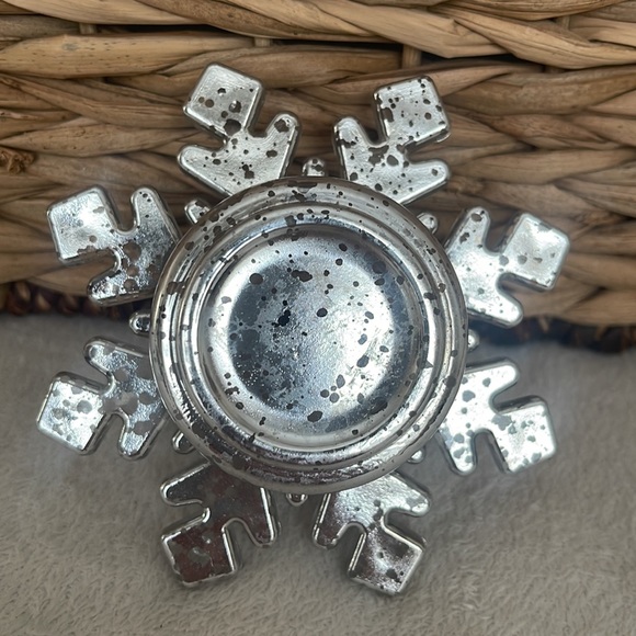 Pier 1 Other - Pier 1 Silver Glass Snowflake Candle Holder Tea Light